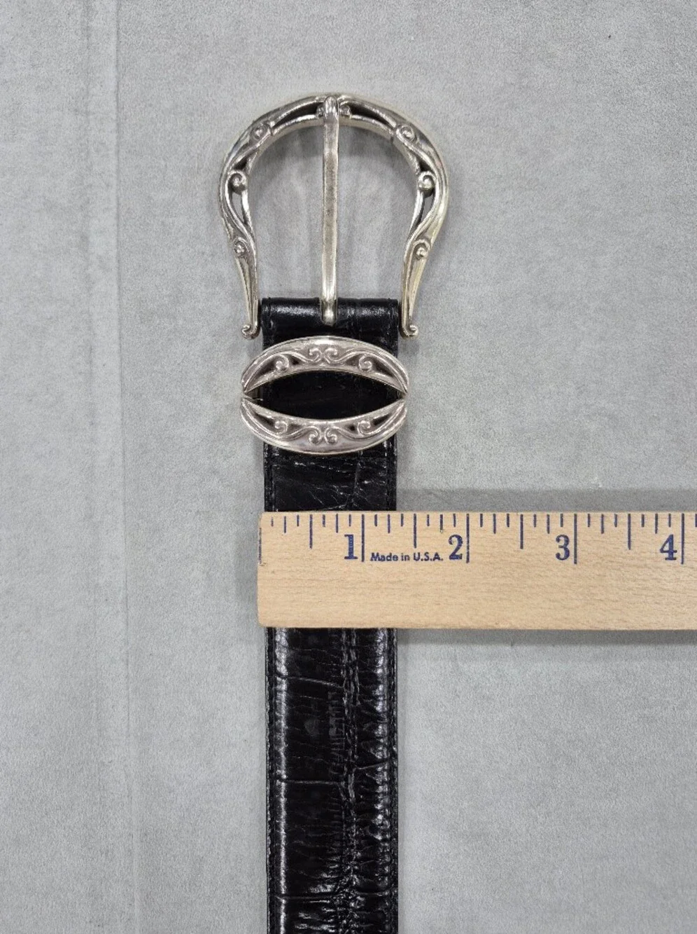 Brighton belt women's Lg/34 black leather croc embossed silver buckle and tip